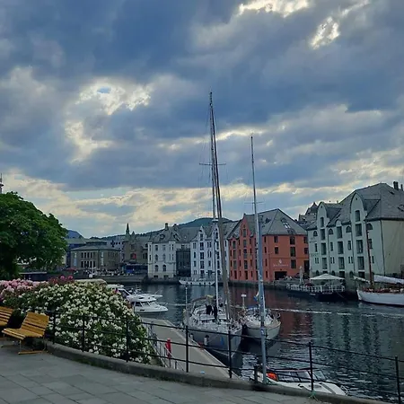 Daire Ny Moderne I Sentrum Ålesund
